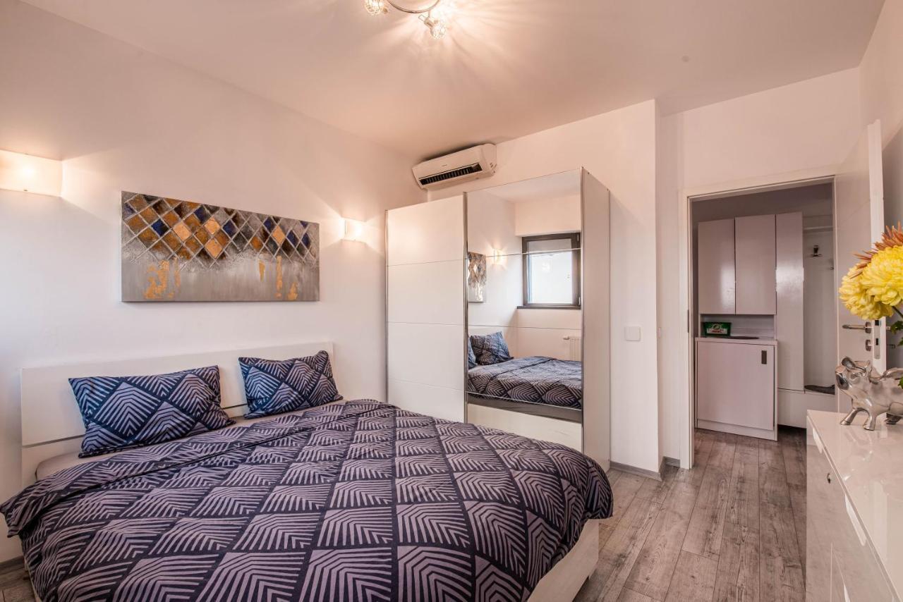 2-Room Penthouse Plaza Residence P1 Bukarest Exteriör bild